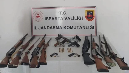 Eğirdirde ruhsatsız silah operasyonu: 5 şüpheli gözaltına alındı