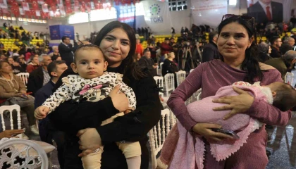 Ev hayaliyle kura çekim törenine gelen vatandaşlar heyecan dolu anlar yaşadılar