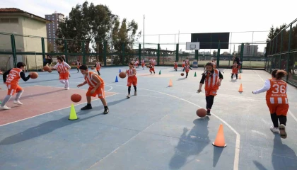 Geleceğin basketbolcuları Akdenizde yetişiyor