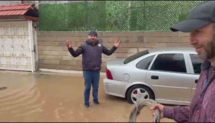 Hatayda dolu ve sağanak yağış sonrası sel meydana geldi