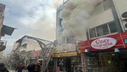 Hatayda oyuncakçı dükkanında korkutan yangın