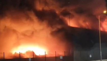 Kadirli OSBde tavuk fabrikasında yangın: Ekipler müdahale ediyor