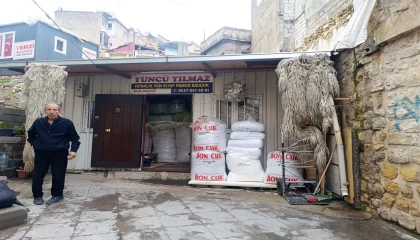 Kahramanmaraşta çeyizlerin vazgeçilmezi tarihe karıştı: Yüncülük can çekişiyor