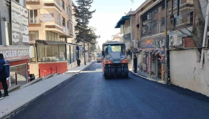 Kahramanmaraşta yol yenileme çalışmaları sürüyor