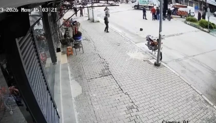 Kamyonun çarptığı motosikletin sürücüsü hayatını kaybetti