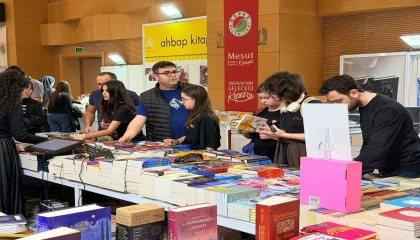 Kepez Kitap Fuarına yoğun ilgi