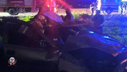 Kırıkhanda hurdaya dönen otomobilin sürücüsü yaralandı