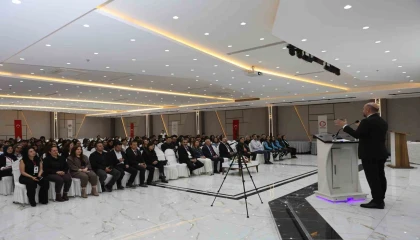 Lise öğrencileri tıp sempozyumuna katıldı