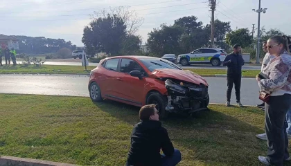 Manavgatta otomobiller çarpıştı: 2 kişi yaralı