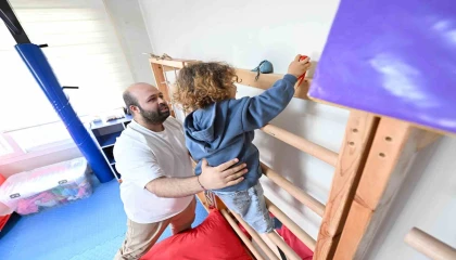 Mersin Büyükşehir Belediyesi DMD hastasına ergoterapi desteğini sürdürüyor