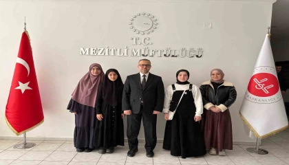 Mersinde 6 ayda hafız olan 4 öğrenci altınla ödüllendirildi