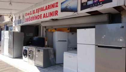 Mersinde bir esnaf, yardım etmek istediği genç tarafından soyuldu