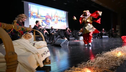 Mersinde ‘İlmek İlmek Kadın gösterisi izleyenleri duygulandırdı