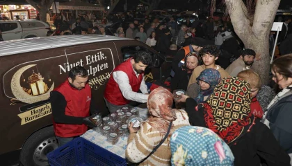 Mersinde Kadir Gecesinde 10 bin kişilik lokma ikramı