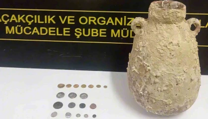 Mersinde yurt dışına kaçırılmak istenilen binlerce tarihi eser ele geçirildi