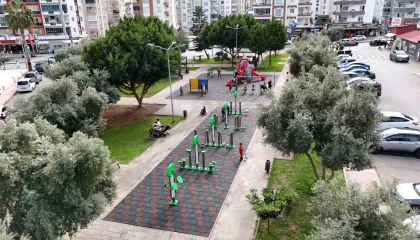 Mezitlide parklar yenileniyor, yaşam alanları güçleniyor