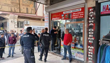 Motosikletle gelip, iş yeri sahibini başından vurup öldürdü