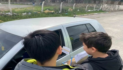 Öğrencilerden sürücülere hem sınav hem ikram