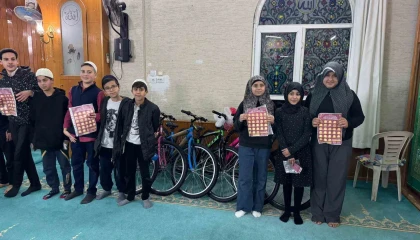 Osmaniyede teravih namazı çocukların neşesiyle şenleniyor