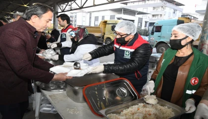 Osmaniyede vatandaşlar iftar sofrasında buluştu