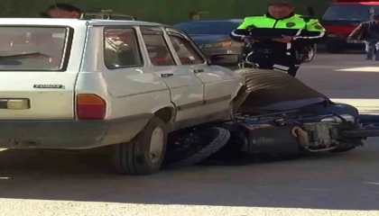 Otomobil ile motosiklet çarpıştı: 1 yaralı