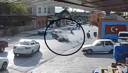 Otomobille çarpışan motosikletin sürücüsü yaralandı