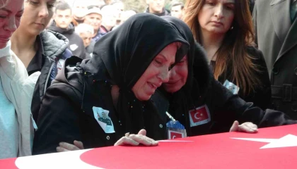 Şehit Binbaşı Sinan Taştekin memleketi Ispartada ebediyete uğurlandı