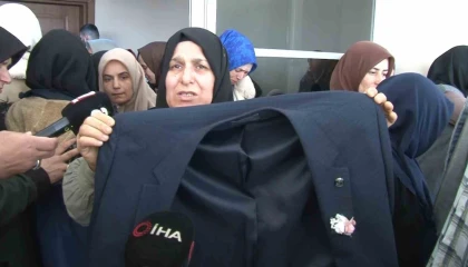 Tabutunun üzerine damatlığı konuldu: İranda hayatını kaybeden tır şoförü son yolculuğuna uğurlandı