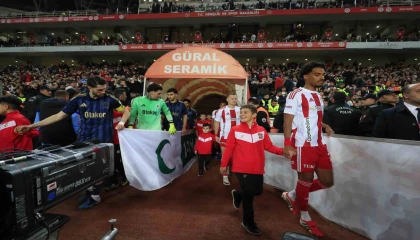 Trendyol Süper Lig: Antalyaspor: 0 - Fenerbahçe: 0 (Maç devam ediyor)