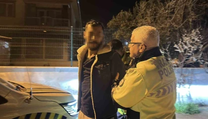 Üçüncü kez alkolden yakalanmamak için polisin üstüne araç sürüp kaçtı, yarım milyon lira ceza yedi