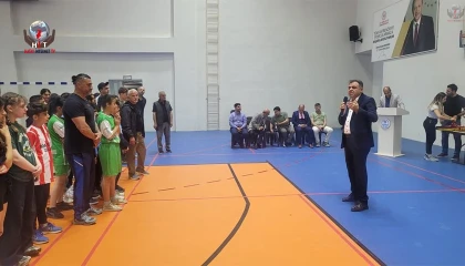 23 NİSAN KROS YARIŞLARI SAMANDAĞ’DA YOĞUN KATILIMLA GERÇEKLEŞTİRİLDİ