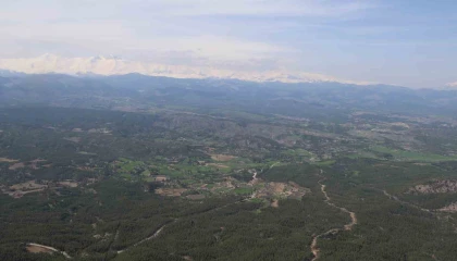 Adanada bir yanda kar, bir yanda bahar