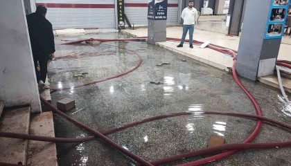 Adanada iş hanını 27 yıldır su basıyor