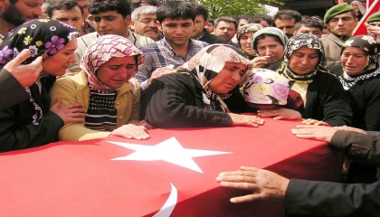 Adanada şehit annesinin dramı: Can verdim, evimde oturamıyorum