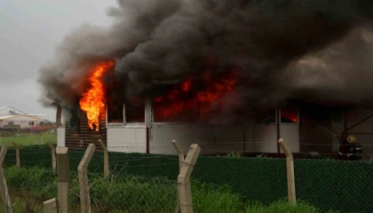 Adanada yıkım gerginliği: Evini yaktı, gözaltına alındı