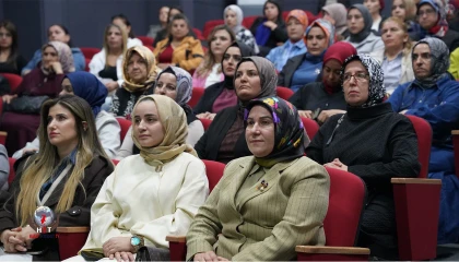 AK KADINLARDAN BAĞIMLILIKLA MÜCADELEYE DESTEK