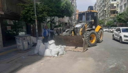 Akdenizde moloz ve atık seferberliği sürüyor