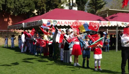 Alanyada 23 Nisan Çocuk Bayramı coşkuyla kutlandı