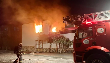 Alevlerin küle çevirdiği evde Kuran-ı Kerim zarar görmedi