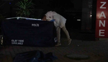 Antalyada genç adam kaldırımda ölü bulundu