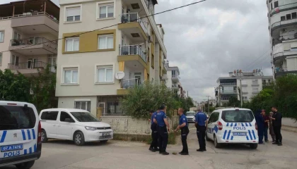 Aracın anahtarını vermeyen annesine sinirlenince eve pompalı tüfekle ateş açtı