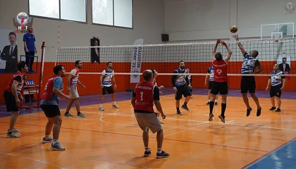 Arsuz Belediyesi Geleneksel Bahar Şenlikleri Voleybol Turnuvası Başladı!