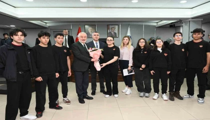 Aslı Derbent Özkan Lisesi öğrencileri Belediye Meclisine konuk oldu