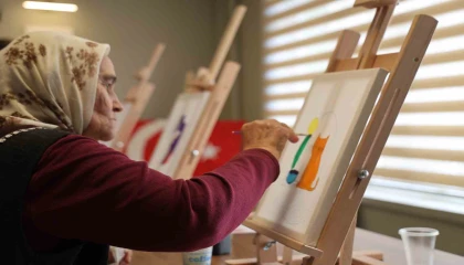 Atıl bina kadınlar için sanat merkezine dönüştü