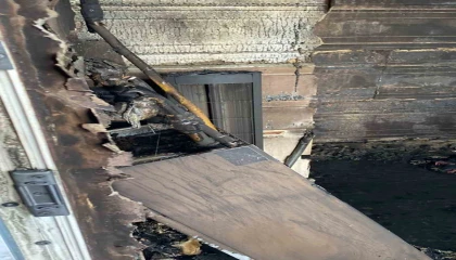 Burdurda evin balkonunda çıkan yangın korkuttu