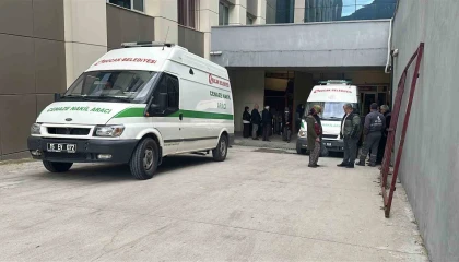 Burdurdaki 7 canın yitip gittiği kazada hastane morgu önünde acı bekleyiş