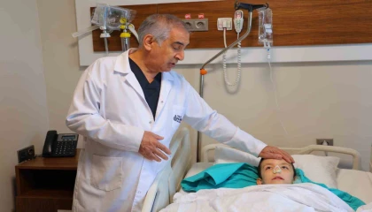 Burun tıkanıklığı ve işitme kaybı şikayetiyle gitti, ameliyatta dev bir polip çıkartıldı