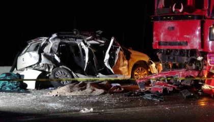 Çocuklarını korumaya çalışırken kazada hayatını kaybeden annenin cenazesi Batmana gönderildi