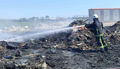 Çöp ve hurdalar yine alev aldı vatandaşlar duruma isyan etti