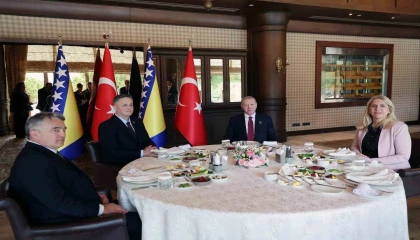 Cumhurbaşkanı Erdoğan Bosna Hersek Devlet Başkanlığı Konseyi üyeleriyle bir araya geldi